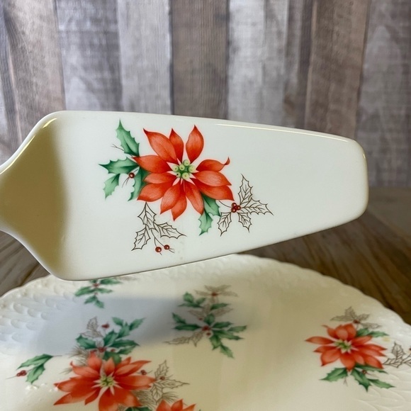 Mikasa Bone China Christmas Poinsettia Serving Set - Picture 3 of 6